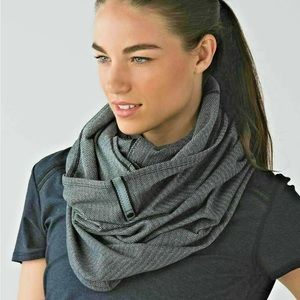 Lululemon Vinsaya Wrap